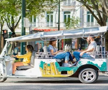 Lisbon: Half-Day Guided Tuk Tuk Tour + Food Tastings